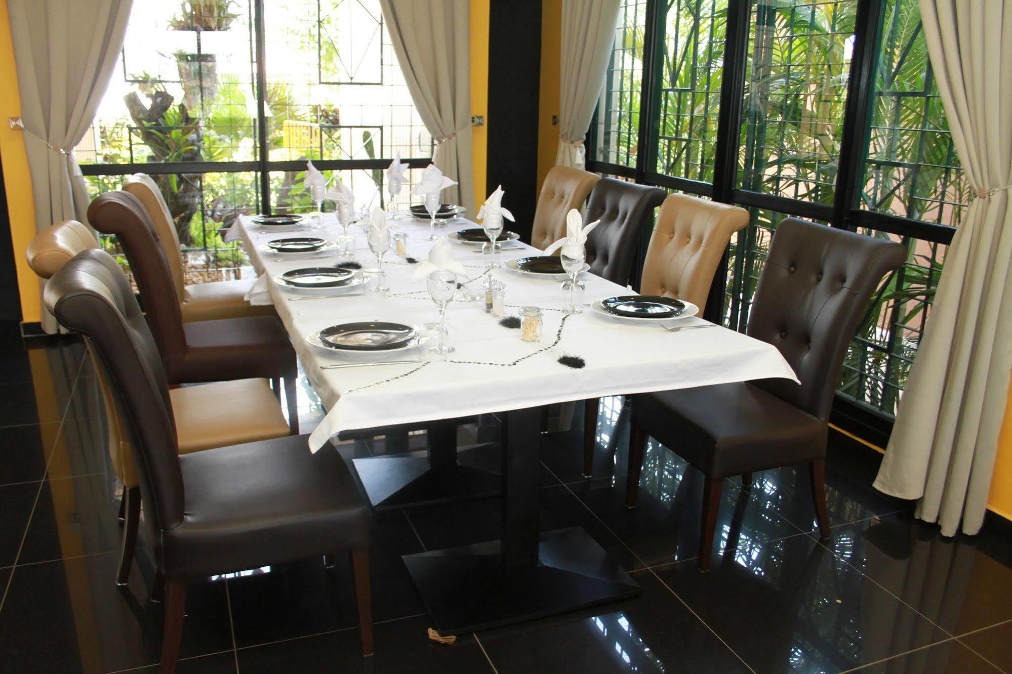 Sol Béni Hotel Abidjan Kültér fotó